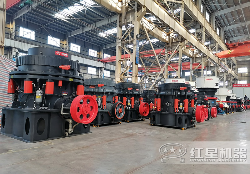 多款圓錐破碎機(jī)車間展示，不同類型價格不等