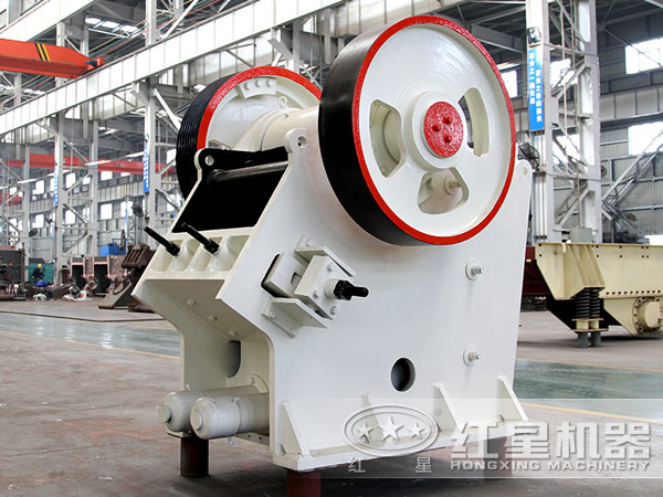 石灰石46顎式破碎機(jī)介紹