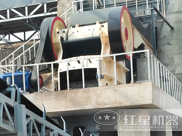 破碎機現(xiàn)場實拍