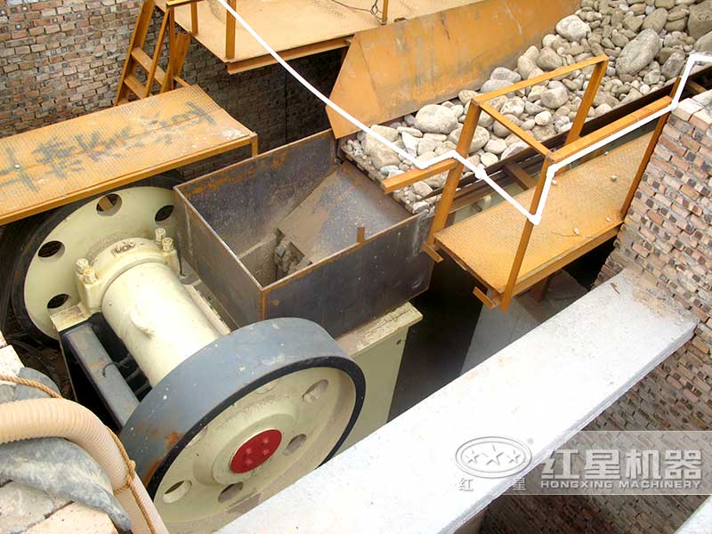 PE-400×600顎式破碎機(jī)現(xiàn)場圖