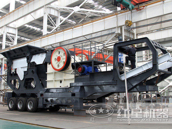 小型移動(dòng)顎式破碎機(jī)