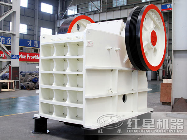 小型石子粉碎機(jī)實拍圖