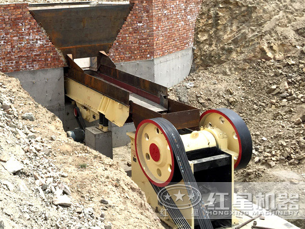 小型破碎機(jī)現(xiàn)場圖